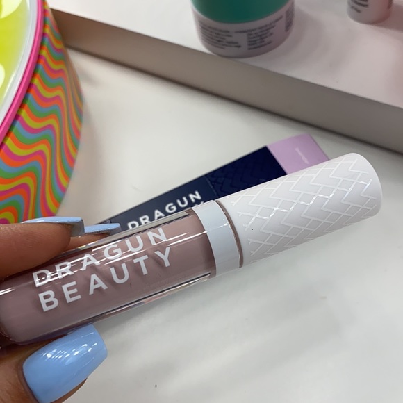 Liquid eyeshadow - Picture 2 of 2